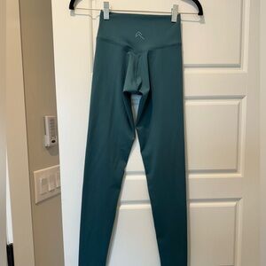 Oner Active Timeless Leggings - Size small